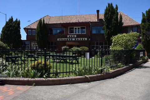 New Ivanhoe Hotel - Kempsey Accommodation 0