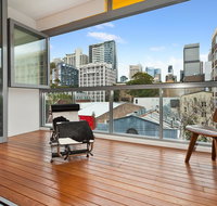 New York on Riley - Split-Level Executive 2BR Darlinghurst Apartment with a New York Feel - Kempsey Accommodation
