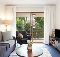 Newly-furnished 2-Bed Apartment with Gym and Pool - Kempsey Accommodation