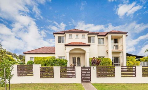 Nice Home In The Regatta Waters Estate Close To Theme Parks - Kempsey Accommodation 0