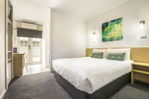 Nightcap At Skyways Hotel - Kempsey Accommodation 0