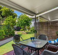 Noosa Entrance 2 bedroom Garden Side Townhouse. - Kempsey Accommodation