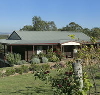 North Lodge Clan Cottage - Kempsey Accommodation