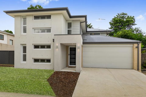 OCEAN BREEZE Family Home - Kempsey Accommodation 0