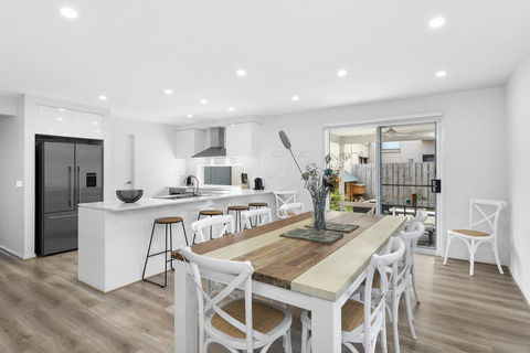 OCEAN BREEZE Family Home - Kempsey Accommodation 1