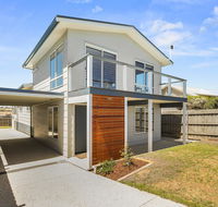Ocean Chill 10 Minutes Drive to Phillip Island Pet Friendly Family Home Sleeps 8 - Kempsey Accommodation