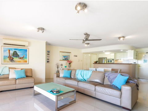 Ocean Isles Seaside Luxury - Kempsey Accommodation 1