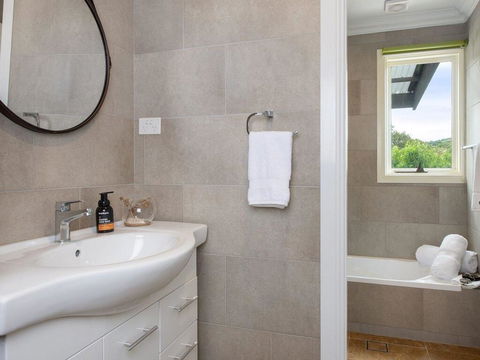 Ocean Mist Cottage - Across From Pet Friendly Beach - Kempsey Accommodation 2