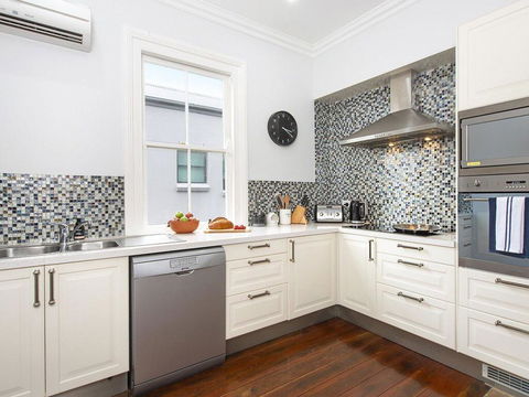 Ocean Mist Cottage - Across From Pet Friendly Beach - Kempsey Accommodation 1