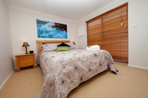 Ocean Mist Villa - Kempsey Accommodation 0