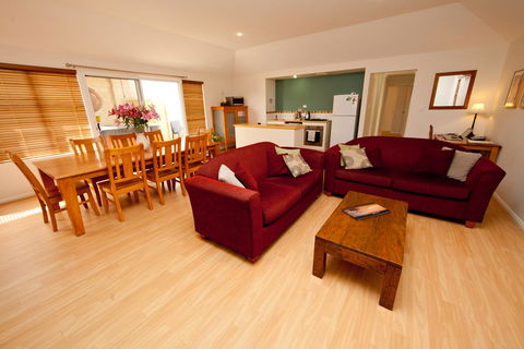 Ocean Mist Villa - Kempsey Accommodation 3