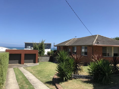 OCEAN VIEWS - Kempsey Accommodation 0