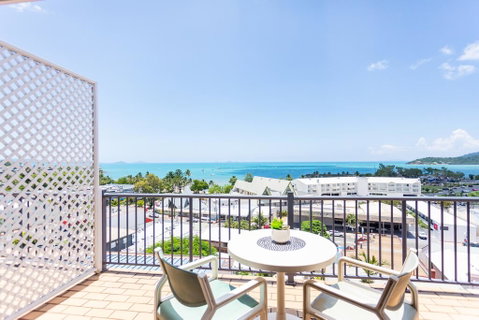 OCEAN VIEWS 10A - Kempsey Accommodation 0