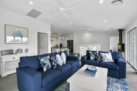 Ocean Views, Luxury Living In Noosa Heads - Unit 2/13 Angler Street - Kempsey Accommodation 0