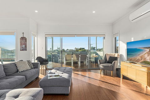 Oceans Eight - Kempsey Accommodation 2