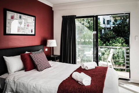 One Bedroom Apt Near Perth CBD With Parking - Kempsey Accommodation 0