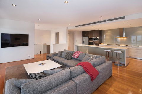 Opulent Oasis - Luxurious Old Dunsborough With Pool And Ocean Views - Kempsey Accommodation 3
