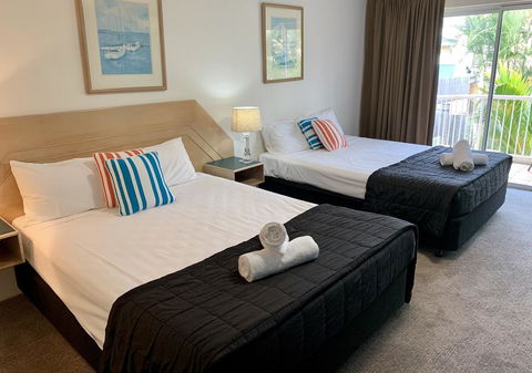 Outrigger Burleigh - Kempsey Accommodation 1