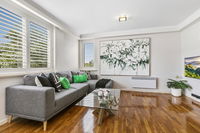 Oversized apartment close to city parks MCG