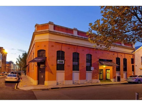 Pakenham Palace - Two Bedroom Converted Warehouse Apartment - Kempsey Accommodation 0