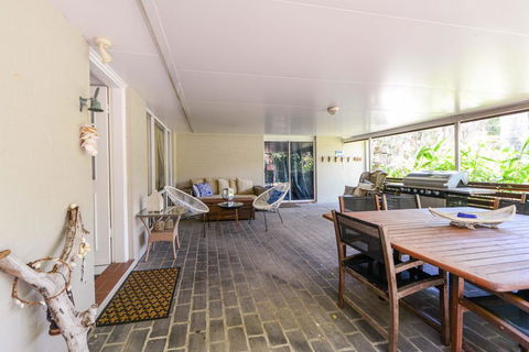 Palm Beachhouse - Kempsey Accommodation 1