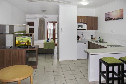 Palm Cove Beach Retreat - Kempsey Accommodation 2