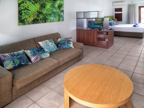 Palm Cove Beach Retreat - Kempsey Accommodation 3