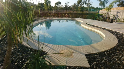 Palm Lakeside Holiday Home - Bowen, Whitsundays, Queensland - Kempsey Accommodation 3