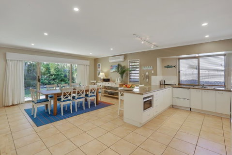 Palm Trees Noosa - Kempsey Accommodation 2