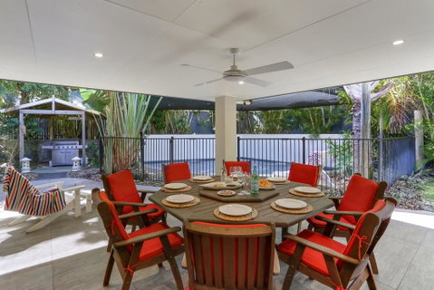 Palm Trees Noosa - Kempsey Accommodation 1