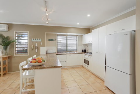 Palm Trees Noosa - Kempsey Accommodation 3