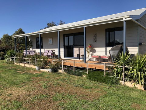 PANORAMA @ Lismar Lodge - Kempsey Accommodation 0