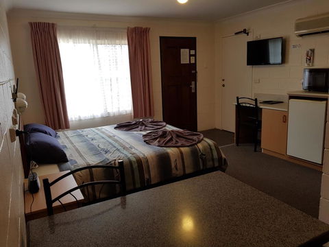 Peak Hill Golden Peak Budget Motel - Kempsey Accommodation 1