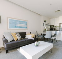 Perfect Location Spacious 2BR Apt Near Flinders Station