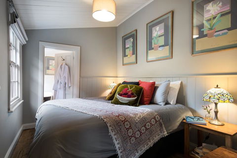 Persimmon - Kempsey Accommodation 1