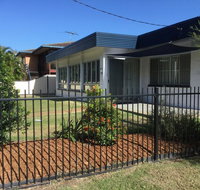 Pet Friendly home walking distance to Surf Beach - North St Woorim - Kempsey Accommodation