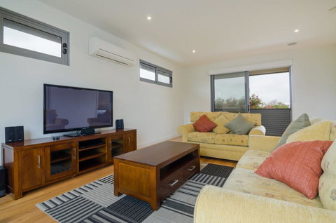 PIER 55 - DROMANA... - Kempsey Accommodation 3
