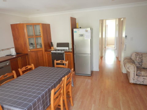 Pine Cottage - Kempsey Accommodation 3