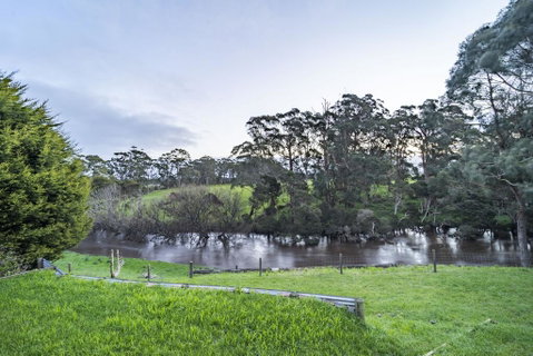 Platypus Waters B&B - Kempsey Accommodation 3