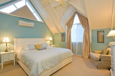PLUM TREE COTTAGE - Spa Cottage With Woodfire - Kempsey Accommodation 1