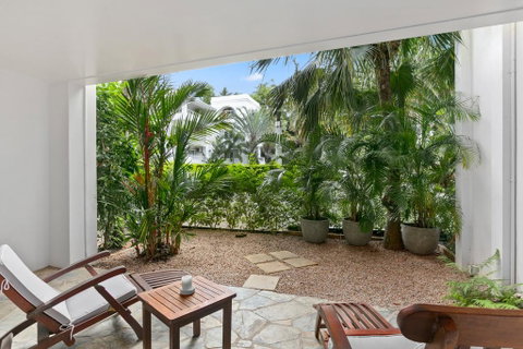 Poolside Apt. In Alamanda Beachfront Resort (41) - Kempsey Accommodation 3