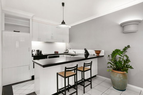 Poolside Apt. In Alamanda Beachfront Resort (55) - Kempsey Accommodation 3