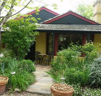 Poppies - Kempsey Accommodation