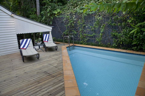 Port Douglas Cottage & Lodge - Kempsey Accommodation 1