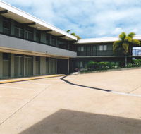 PRECINCT HOTEL GLADSTONE