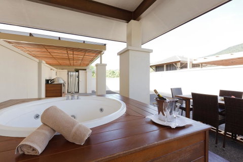 Pullman Palm Cove Sea Temple Resort & Spa - Kempsey Accommodation 3