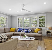 Pure Salt - beach house with pool 300m to beach - Kempsey Accommodation