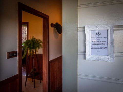 Queen Bee Cottage, Milton - Kempsey Accommodation 3