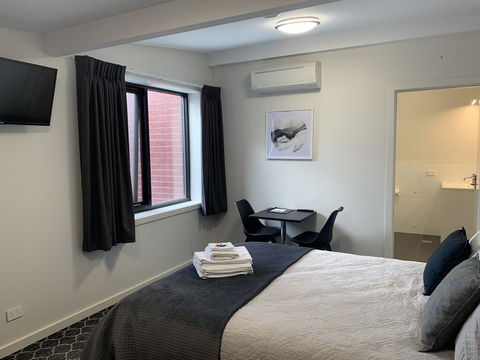 Queens Arms Hotel - Kempsey Accommodation 0