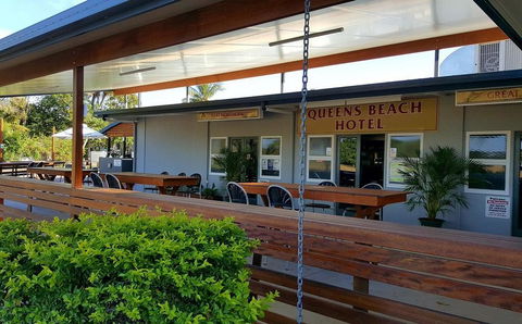 Queens Beach Hotel - Kempsey Accommodation 0